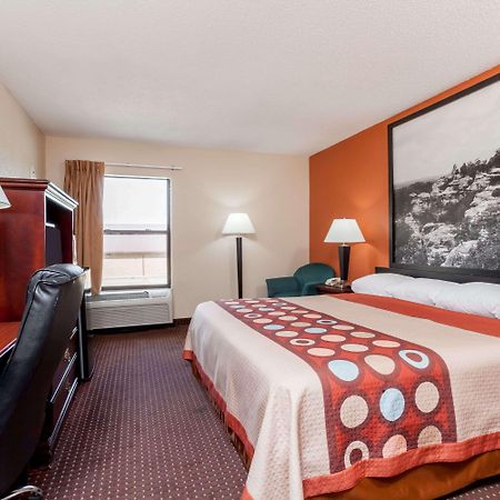 Super 8 By Wyndham Harrisburg Hotel Екстериор снимка