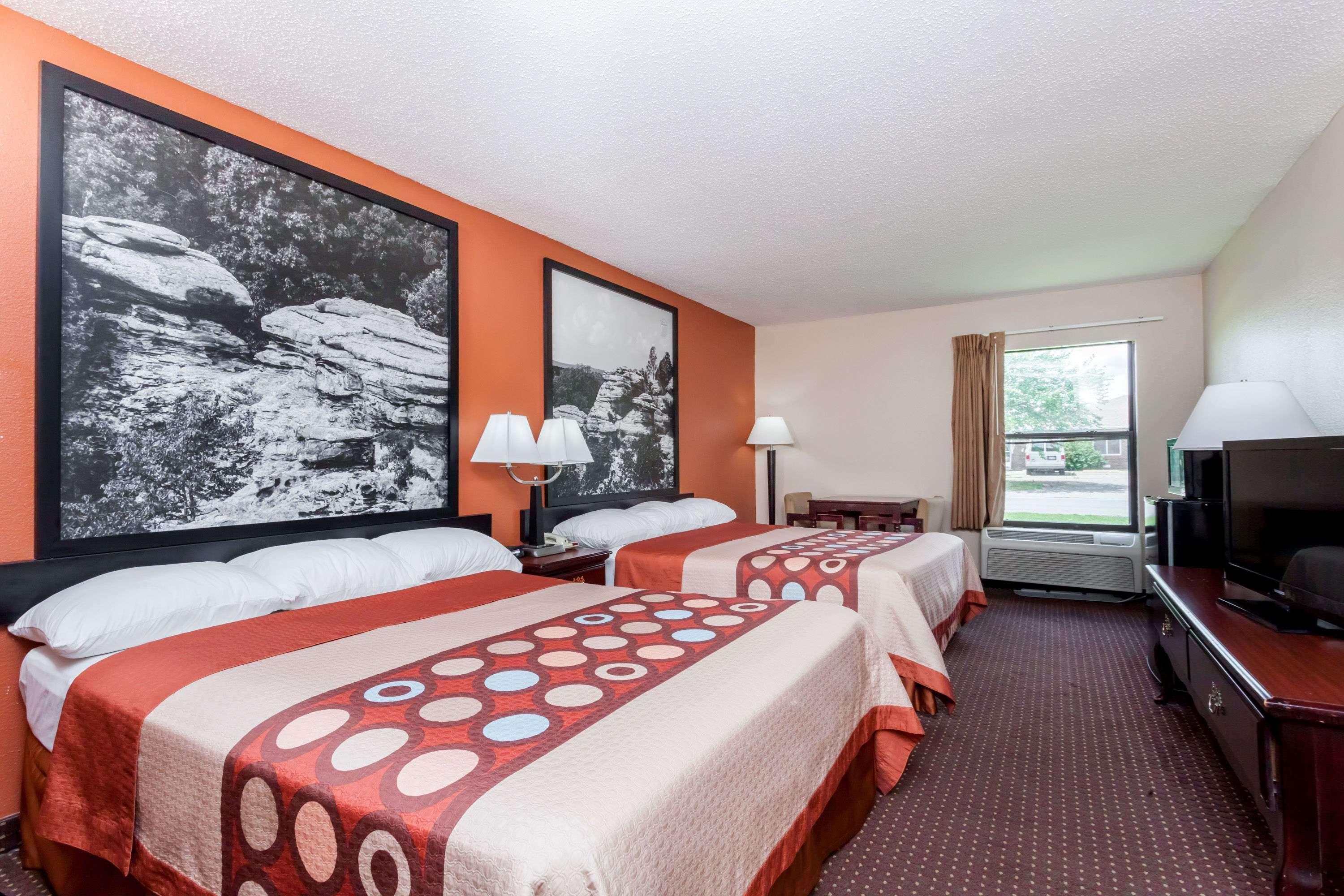 Super 8 By Wyndham Harrisburg Hotel Екстериор снимка