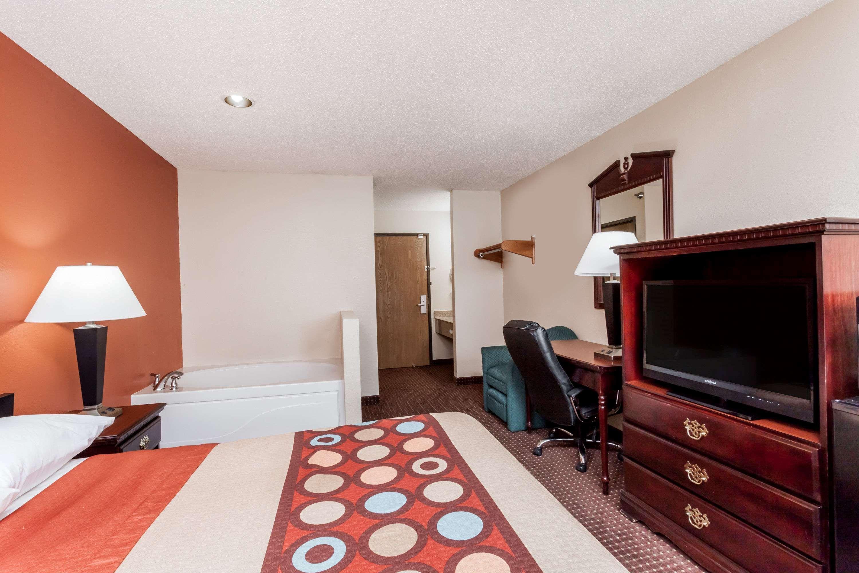 Super 8 By Wyndham Harrisburg Hotel Екстериор снимка