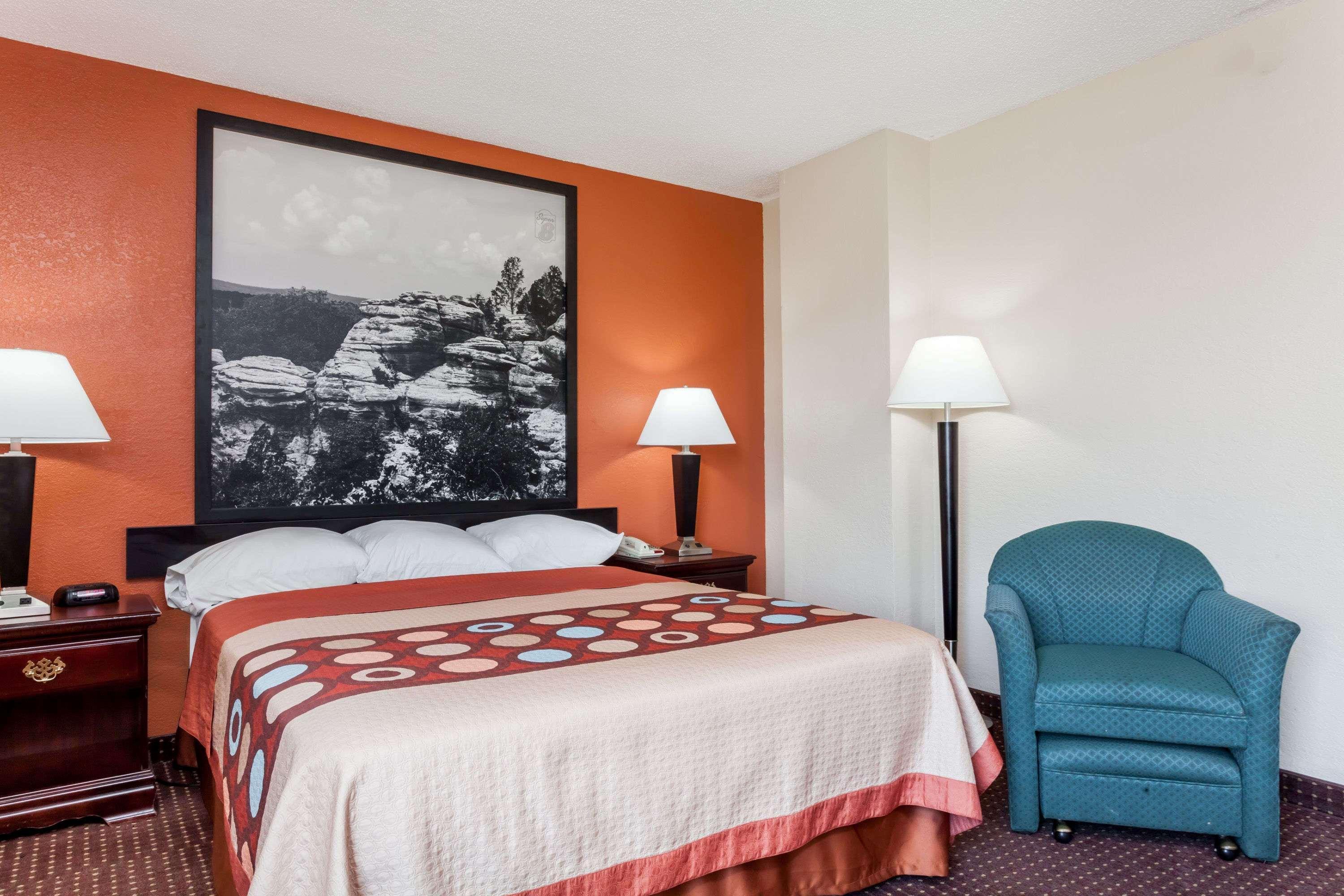Super 8 By Wyndham Harrisburg Hotel Екстериор снимка