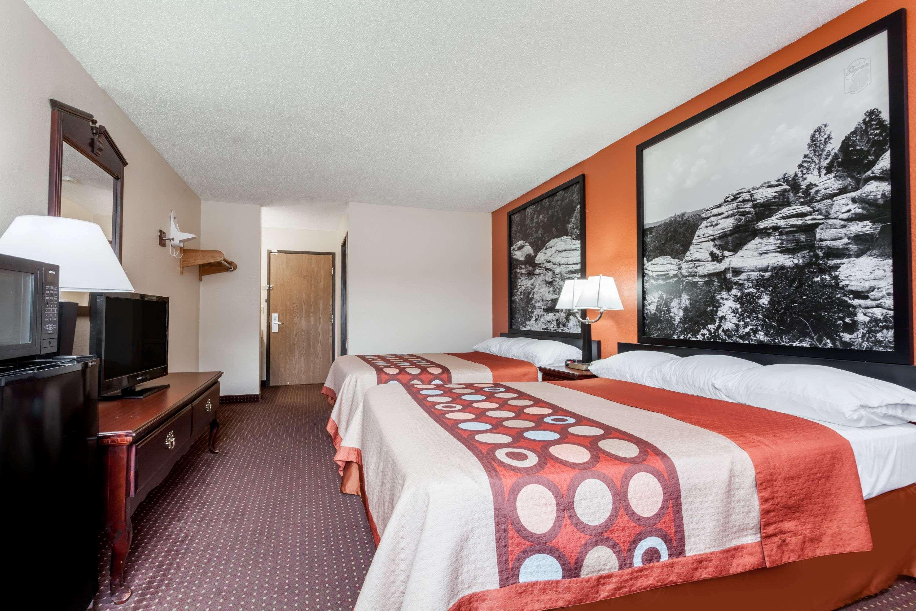 Super 8 By Wyndham Harrisburg Hotel Екстериор снимка