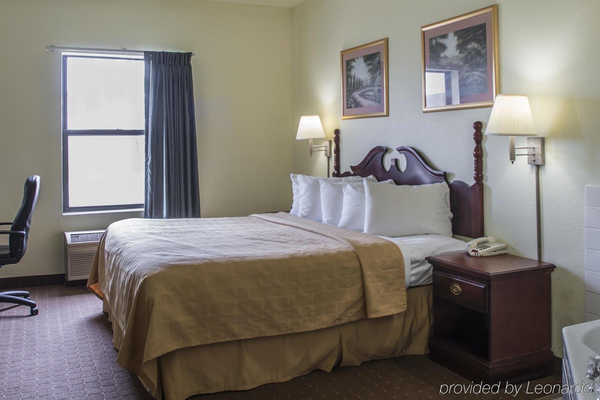 Super 8 By Wyndham Harrisburg Hotel Екстериор снимка
