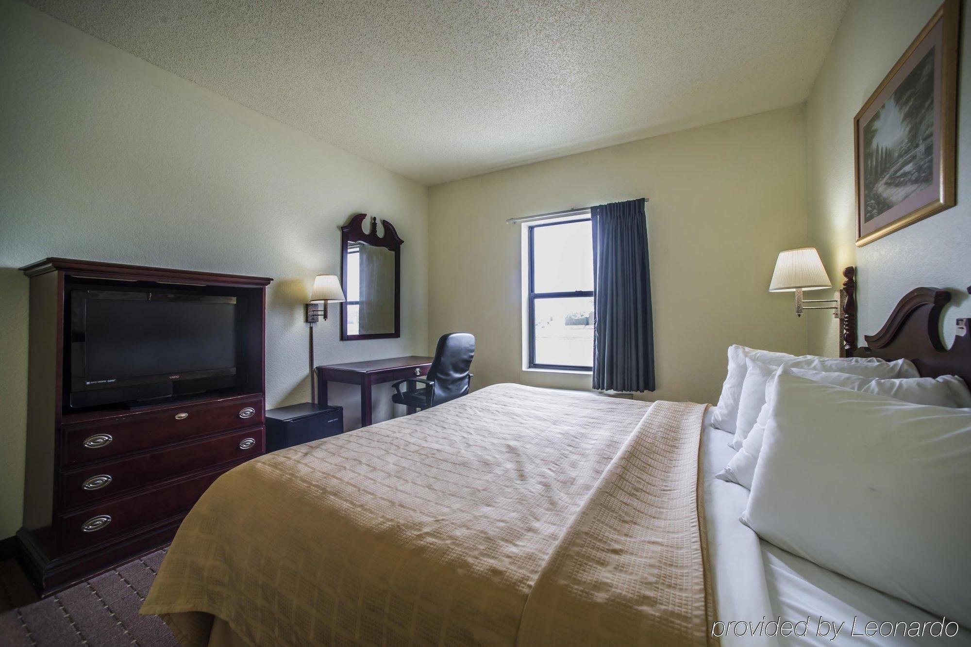 Super 8 By Wyndham Harrisburg Hotel Екстериор снимка