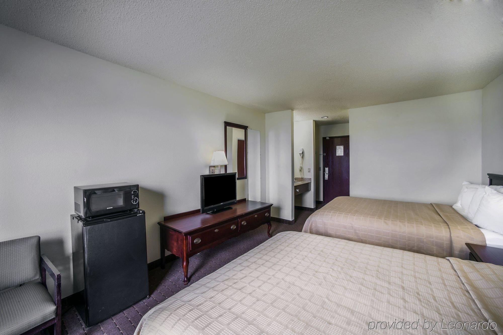 Super 8 By Wyndham Harrisburg Hotel Екстериор снимка