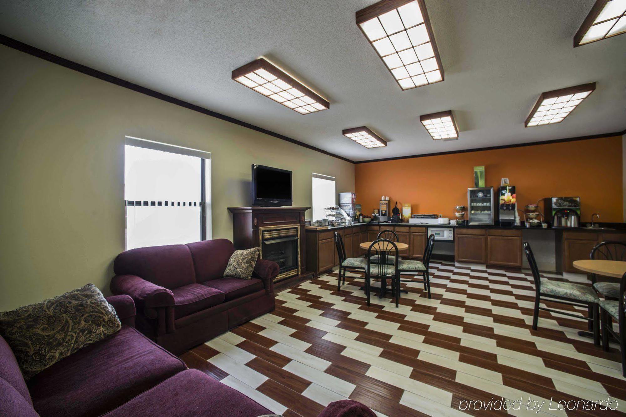 Super 8 By Wyndham Harrisburg Hotel Екстериор снимка