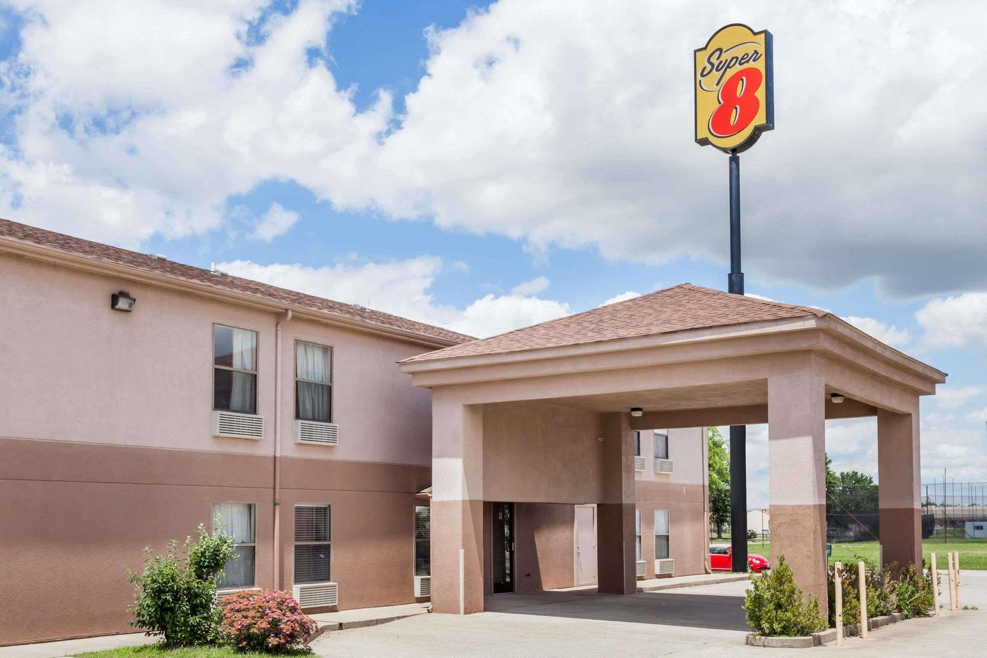 Super 8 By Wyndham Harrisburg Hotel Екстериор снимка